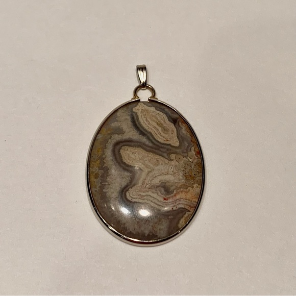 Vintage Laguna Lace Banded Agate Oval Pendant in 12K White Gold 44mm - Picture 3 of 8